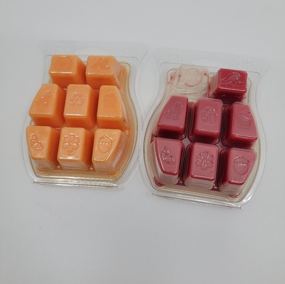 Scentsy wax Melts - Picture 2 of 2
